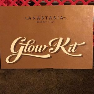 Anastasia Beverly Hills Glow Kit